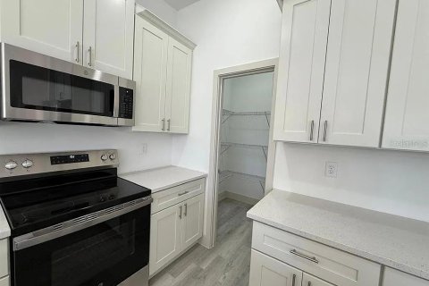 House in Port Charlotte, Florida 3 bedrooms, 170.94 sq.m. № 1725456 - photo 7