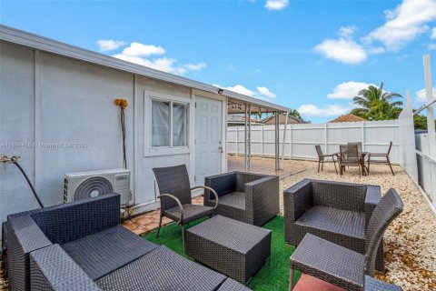 Immobilier commercial à vendre à Miami, Floride: 122.26 m2 № 2015046 - photo 30