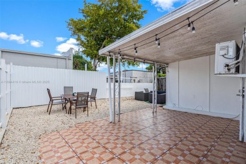 Immobilier commercial à vendre à Miami, Floride: 122.26 m2 № 2015046 - photo 25