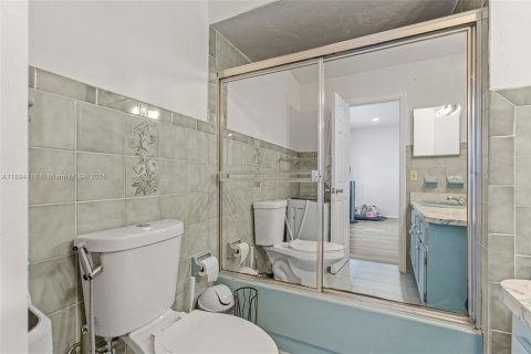 Immobilier commercial à vendre à Miami, Floride: 122.26 m2 № 2015046 - photo 17