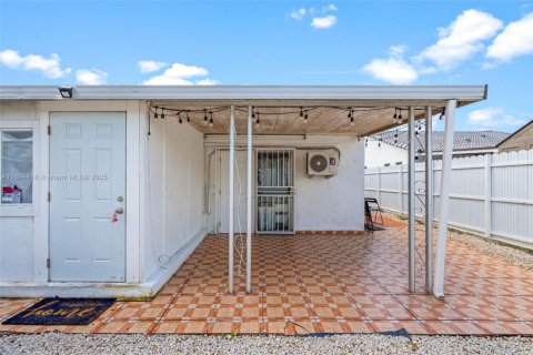 Immobilier commercial à vendre à Miami, Floride: 122.26 m2 № 2015046 - photo 28