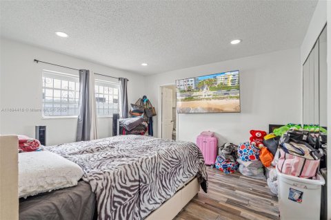 Immobilier commercial à vendre à Miami, Floride: 122.26 m2 № 2015046 - photo 14