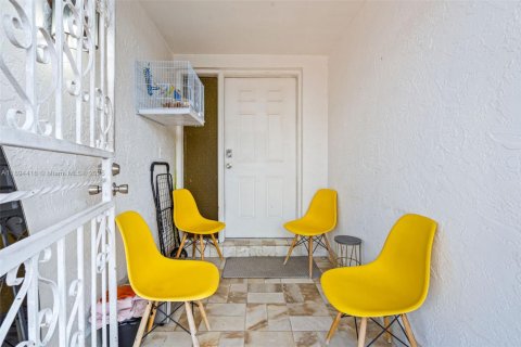 Immobilier commercial à vendre à Miami, Floride: 122.26 m2 № 2015046 - photo 3