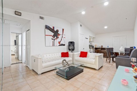 Immobilier commercial à vendre à Miami, Floride: 122.26 m2 № 2015046 - photo 4