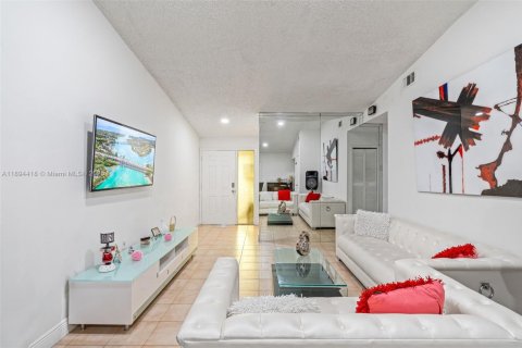 Immobilier commercial à vendre à Miami, Floride: 122.26 m2 № 2015046 - photo 6