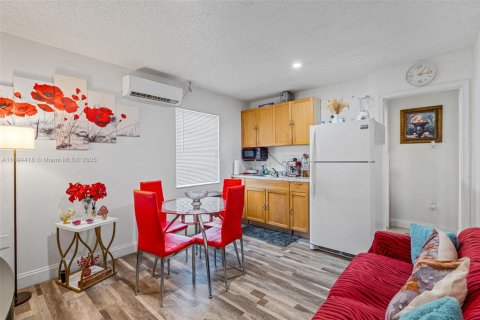 Immobilier commercial à vendre à Miami, Floride: 122.26 m2 № 2015046 - photo 18