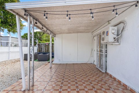 Immobilier commercial à vendre à Miami, Floride: 122.26 m2 № 2015046 - photo 26