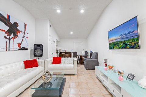 Immobilier commercial à vendre à Miami, Floride: 122.26 m2 № 2015046 - photo 5