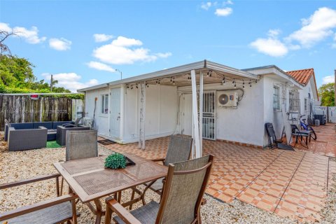 Immobilier commercial à vendre à Miami, Floride: 122.26 m2 № 2015046 - photo 27