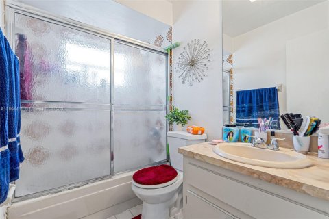 Immobilier commercial à vendre à Miami, Floride: 122.26 m2 № 2015046 - photo 23