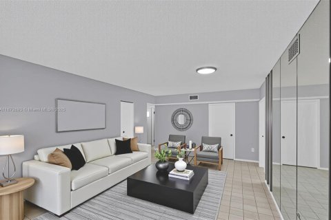 Copropriété à vendre à Miami Beach, Floride: 2 chambres, 91.23 m2 № 1895903 - photo 1