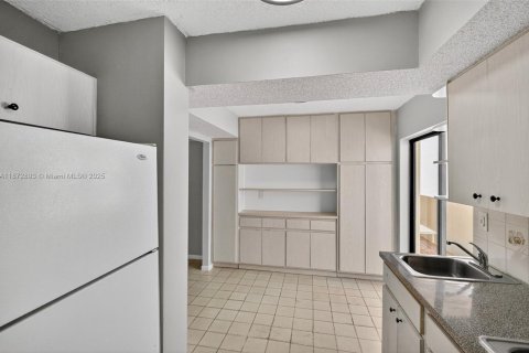 Copropriété à vendre à Miami Beach, Floride: 2 chambres, 91.23 m2 № 1895903 - photo 7