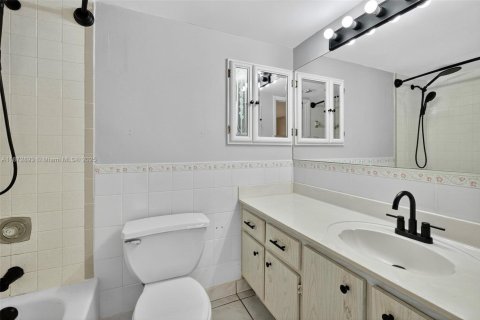 Copropriété à vendre à Miami Beach, Floride: 2 chambres, 91.23 m2 № 1895903 - photo 27
