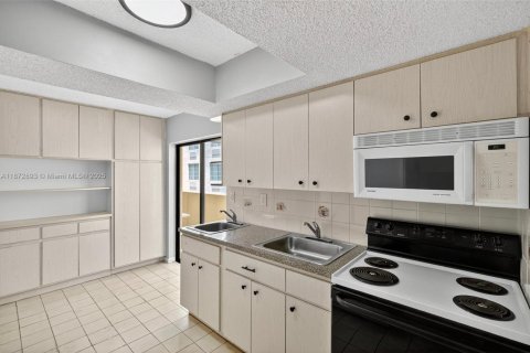 Copropriété à vendre à Miami Beach, Floride: 2 chambres, 91.23 m2 № 1895903 - photo 5