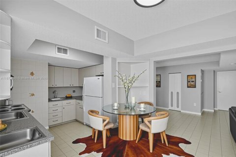 Copropriété à vendre à Miami Beach, Floride: 2 chambres, 91.23 m2 № 1895903 - photo 3