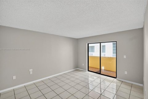 Copropriété à vendre à Miami Beach, Floride: 2 chambres, 91.23 m2 № 1895903 - photo 24