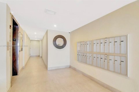 Copropriété à vendre à Miami Beach, Floride: 2 chambres, 91.23 m2 № 1895903 - photo 30