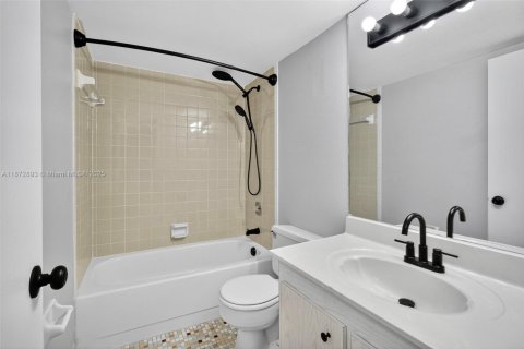 Copropriété à vendre à Miami Beach, Floride: 2 chambres, 91.23 m2 № 1895903 - photo 22