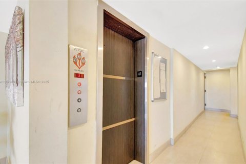 Copropriété à vendre à Miami Beach, Floride: 2 chambres, 91.23 m2 № 1895903 - photo 29