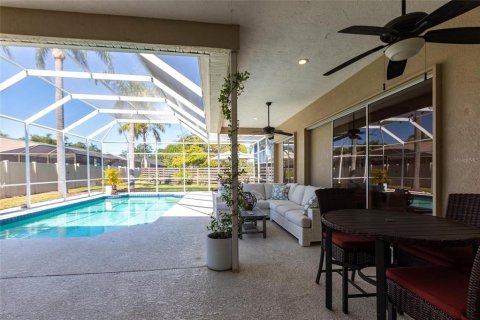House in Sarasota, Florida 4 bedrooms, 188.96 sq.m. № 1722313 - photo 4