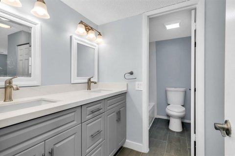 Condo in Tamarac, Florida, 1 bedroom  № 2191461 - photo 11