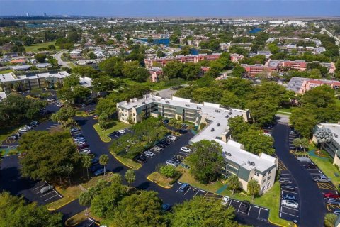 Condo in Tamarac, Florida, 1 bedroom  № 2191461 - photo 21