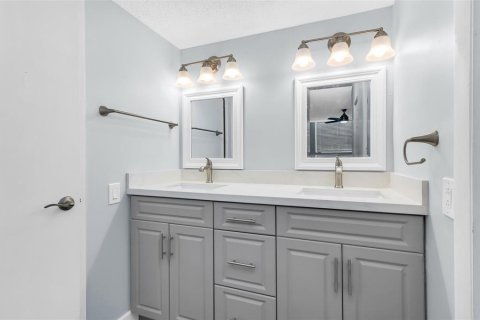 Condo in Tamarac, Florida, 1 bedroom  № 2191461 - photo 12