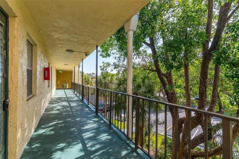 Condo in Tamarac, Florida, 1 bedroom  № 2191461 - photo 22
