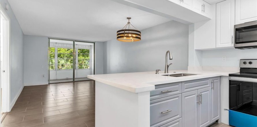 Condo in Tamarac, Florida, 1 bedroom  № 2191461
