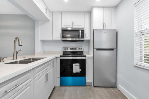 Condo in Tamarac, Florida, 1 bedroom  № 2191461 - photo 2