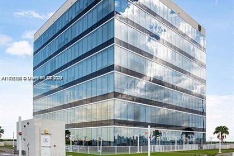 Коммерческая недвижимость в Майами, Флорида № 2035237