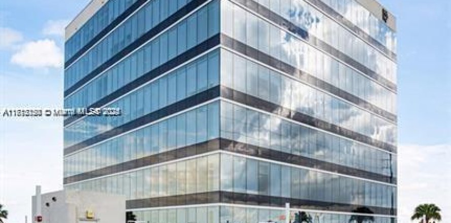 Коммерческая недвижимость в Майами, Флорида № 2035237