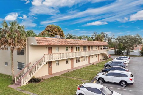 Condominio en venta en Davie, Florida, 2 dormitorios, 92.9 m2 № 2043986 - foto 21