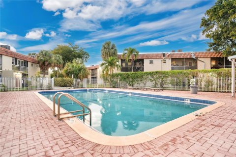 Condominio en venta en Davie, Florida, 2 dormitorios, 92.9 m2 № 2043986 - foto 18