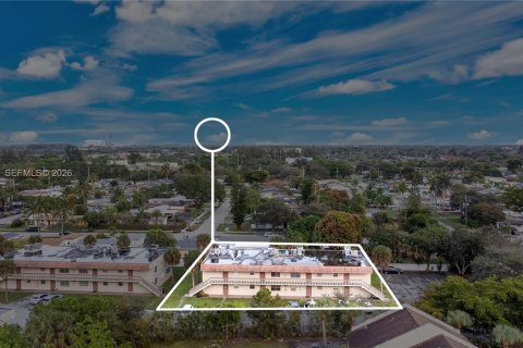 Condominio en venta en Davie, Florida, 2 dormitorios, 92.9 m2 № 2043986 - foto 24