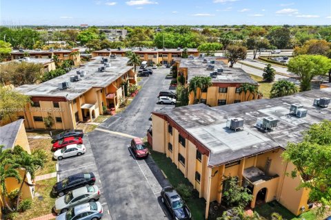 Купить таунхаус в Майами, Флорида 3 спальни, 161.37м2, № 2049316 - фото 2