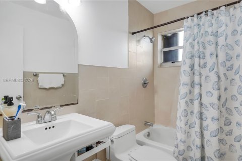 Купить таунхаус в Майами, Флорида 3 спальни, 161.37м2, № 2049316 - фото 15