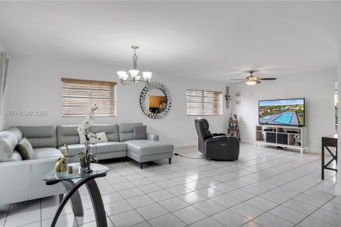 Купить таунхаус в Майами, Флорида 3 спальни, 161.37м2, № 2049316 - фото 3