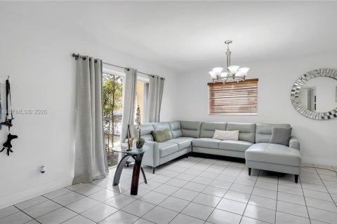 Купить таунхаус в Майами, Флорида 3 спальни, 161.37м2, № 2049316 - фото 4