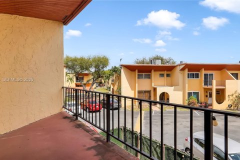 Купить таунхаус в Майами, Флорида 3 спальни, 161.37м2, № 2049316 - фото 12