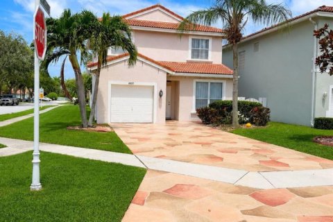 House in Lake Worth, Florida 3 bedrooms, 154.22 sq.m. № 2338808