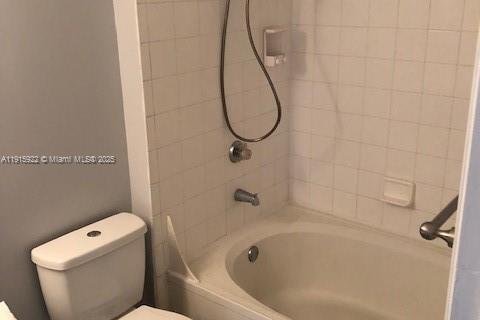 Casa en alquiler en West Palm Beach, Florida, 1 dormitorio, 49.52 m2 № 1971720 - foto 7