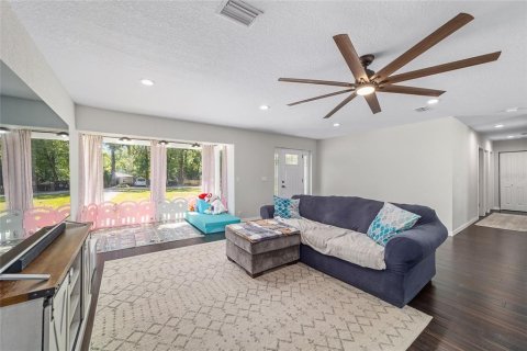 House in Ocala, Florida 3 bedrooms, 146.23 sq.m. № 1651766 - photo 8