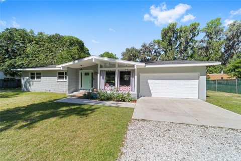 House in Ocala, Florida 3 bedrooms, 146.23 sq.m. № 1651766 - photo 1