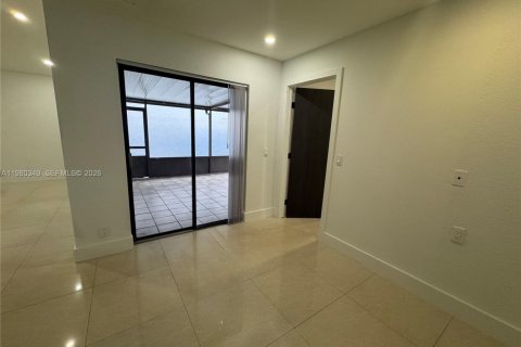 Снять в аренду виллу или дом в Хайалиа, Флорида 2 спальни, 92.16м2, № 2080468 - фото 28