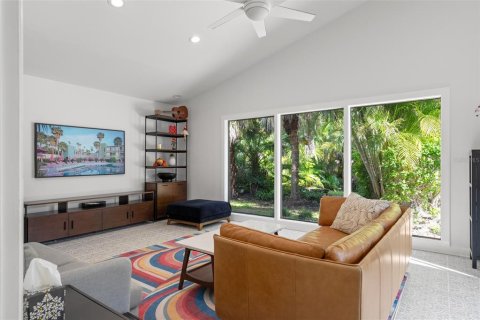 House in Tampa, Florida 4 bedrooms, 297.38 sq.m. № 1876900 - photo 19