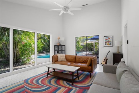 House in Tampa, Florida 4 bedrooms, 297.38 sq.m. № 1876900 - photo 22