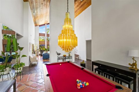 House in Tampa, Florida 4 bedrooms, 297.38 sq.m. № 1876900 - photo 8