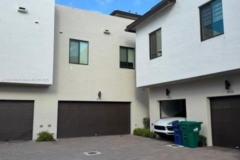 Touwnhouse à louer à Doral, Floride: 3 chambres, 219.81 m2 № 1954939 - photo 8