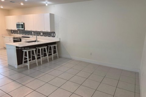 Touwnhouse à louer à Doral, Floride: 3 chambres, 219.81 m2 № 1954939 - photo 21